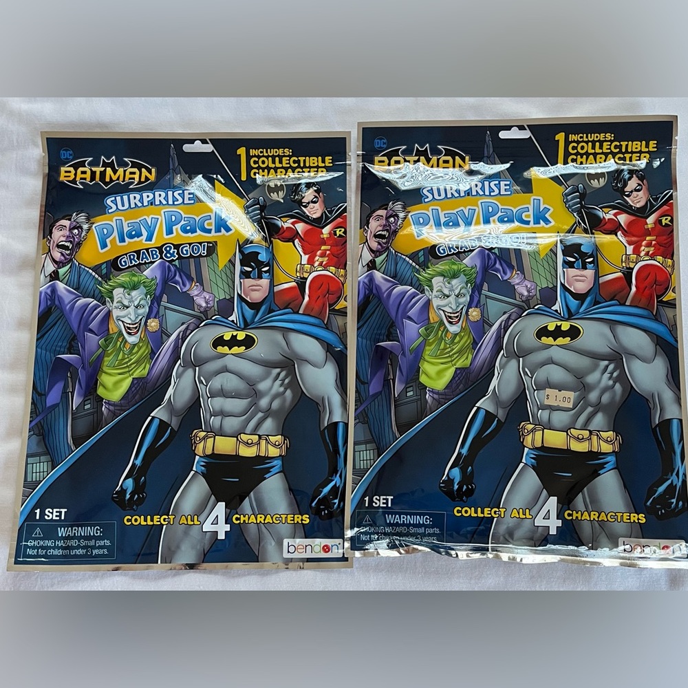 2 DC Comics BATMAN Surprise Play Pack Grab & Go (Includes Collectible Character)